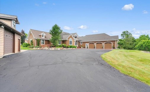 House in Owosso charter Township, Michigan, United States 1