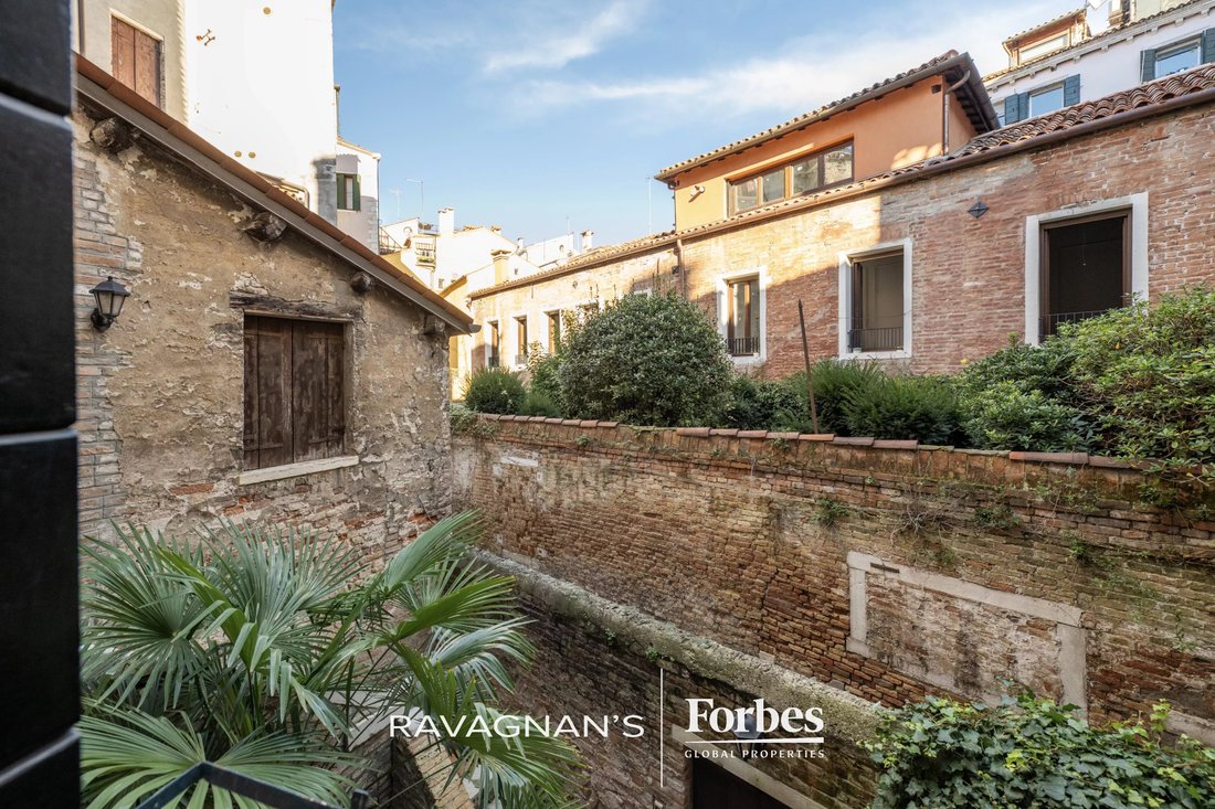 Apartment in Saint Paul, Venice, Italy 1 - 18404769