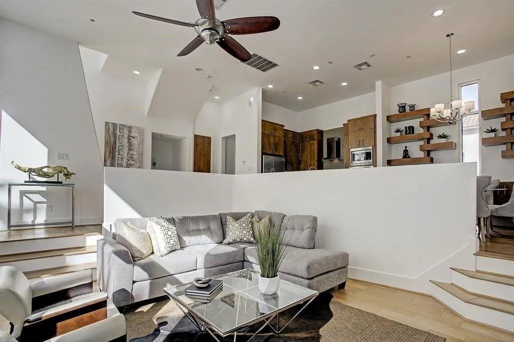 Townhouse in Houston, Texas, United States 5 - 18403576
