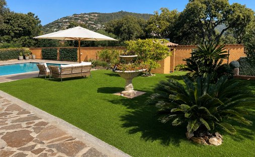 Villa in La Londe-les-Maures, Provence-Alpes-Côte d'Azur, France 1