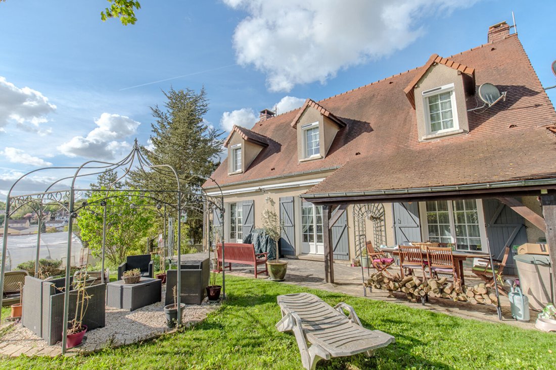 Villa in Gaillon-sur-Montcient, Ile-de-France, France 1 - 18405965