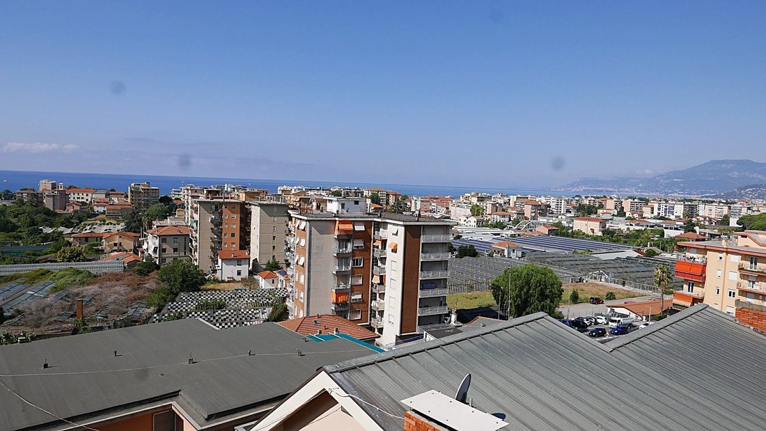 Villa in Vallecrosia, Liguria, Italy 2 - 18413925