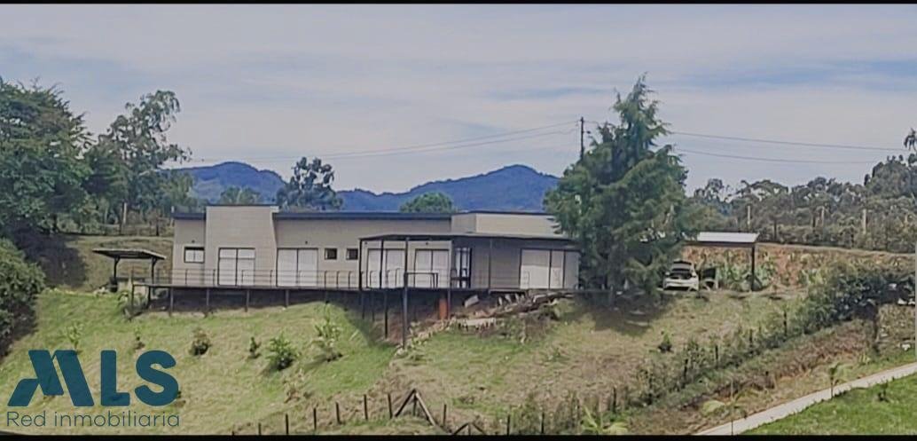 House in El Carmen de Viboral, Antioquia, Colombia 1 - 18404075