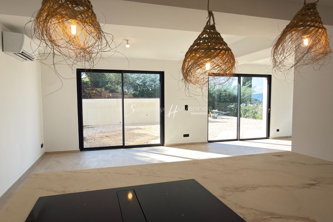 Villa in La Croix-Valmer, Provence-Alpes-Côte d'Azur, France 4 - 18403902