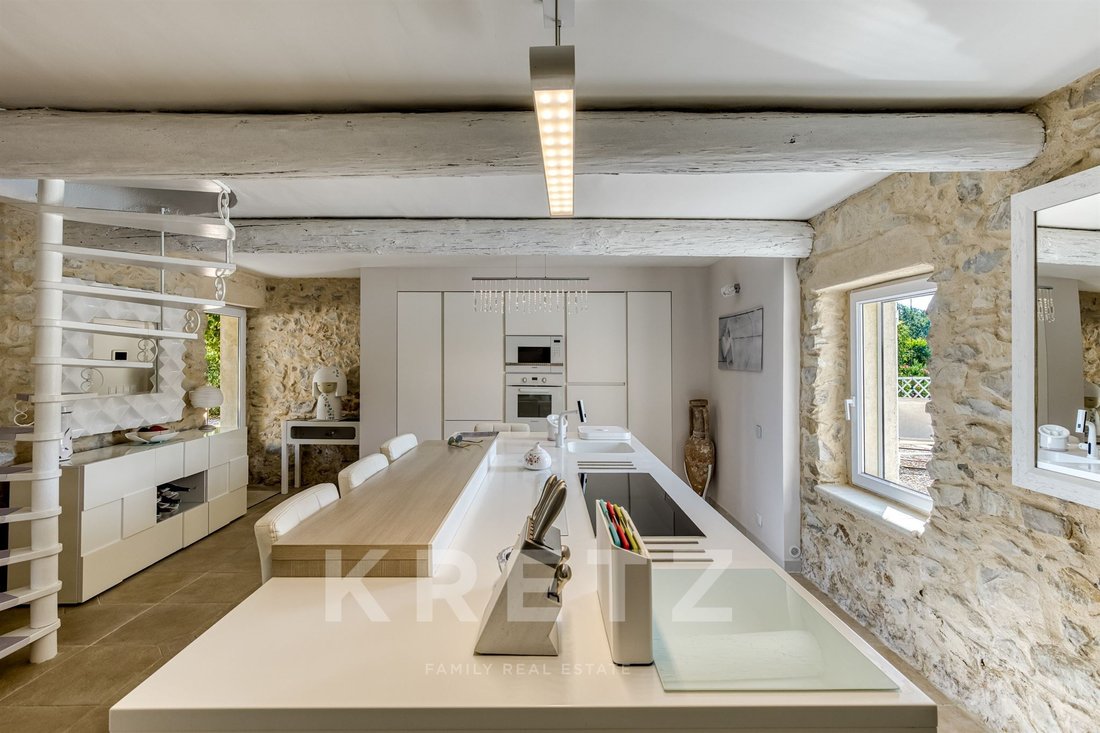 House in Greoux-les-Bains, Provence-Alpes-Côte d'Azur, France 5 - 18409373