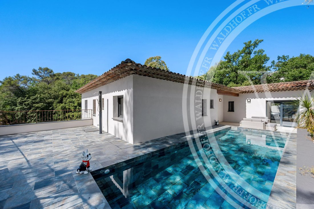 Villa in Nord, Roquefort-les-Pins, France 2 - 18405153