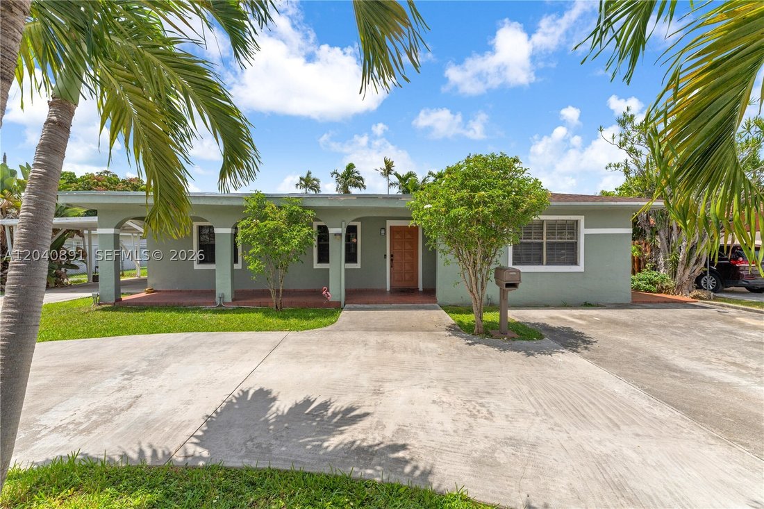 House in Miami, Florida, United States 1 - 18411342