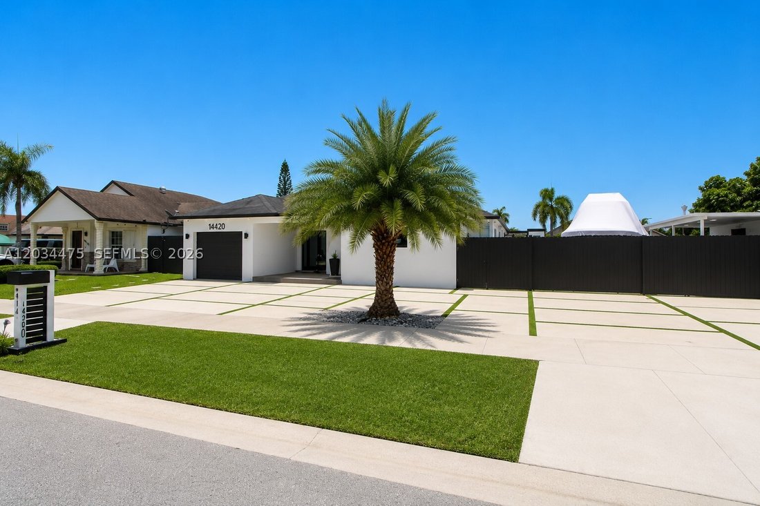 House in Miami, Florida, United States 3 - 18403370