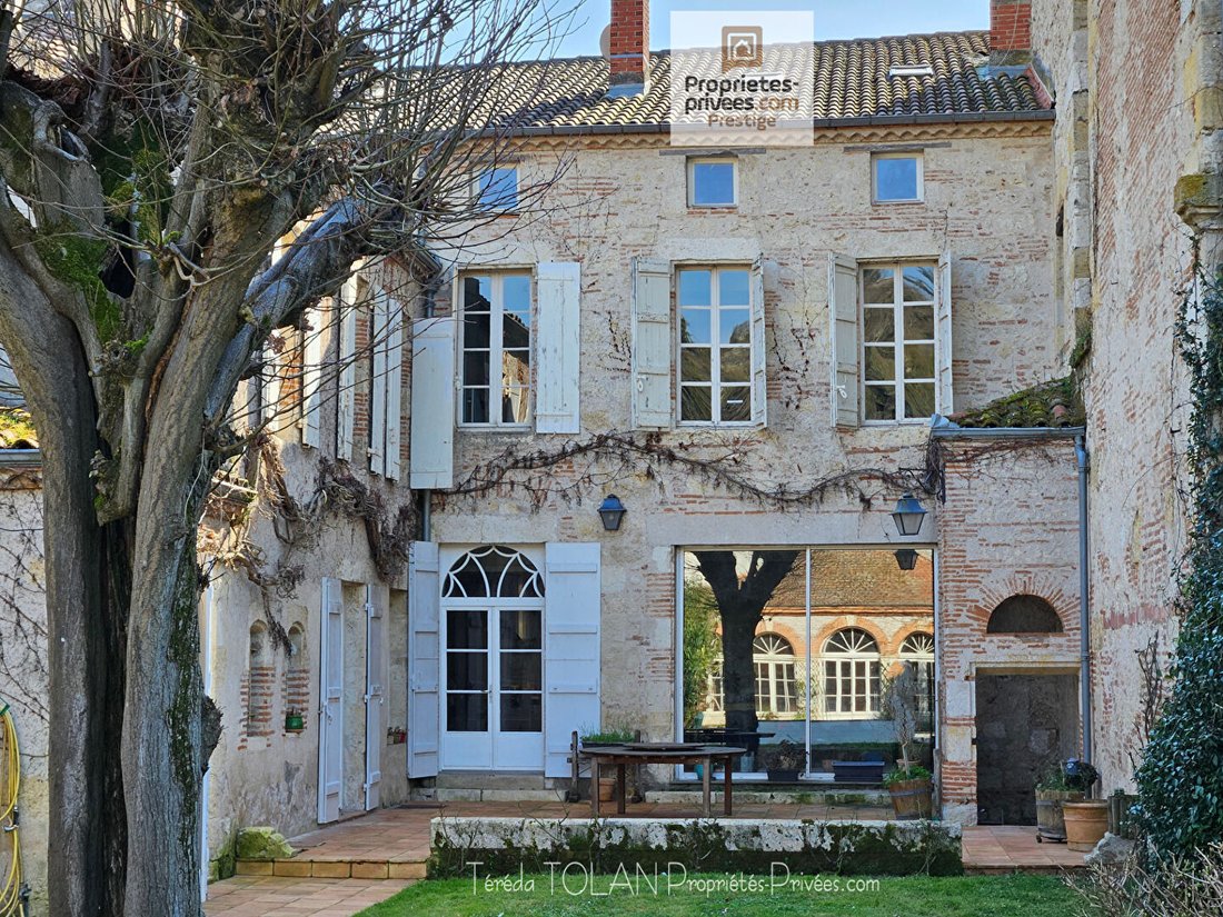 Villa in École Paul Bert-Lycée Bernard Palissy, Agen, France 1 - 18405452