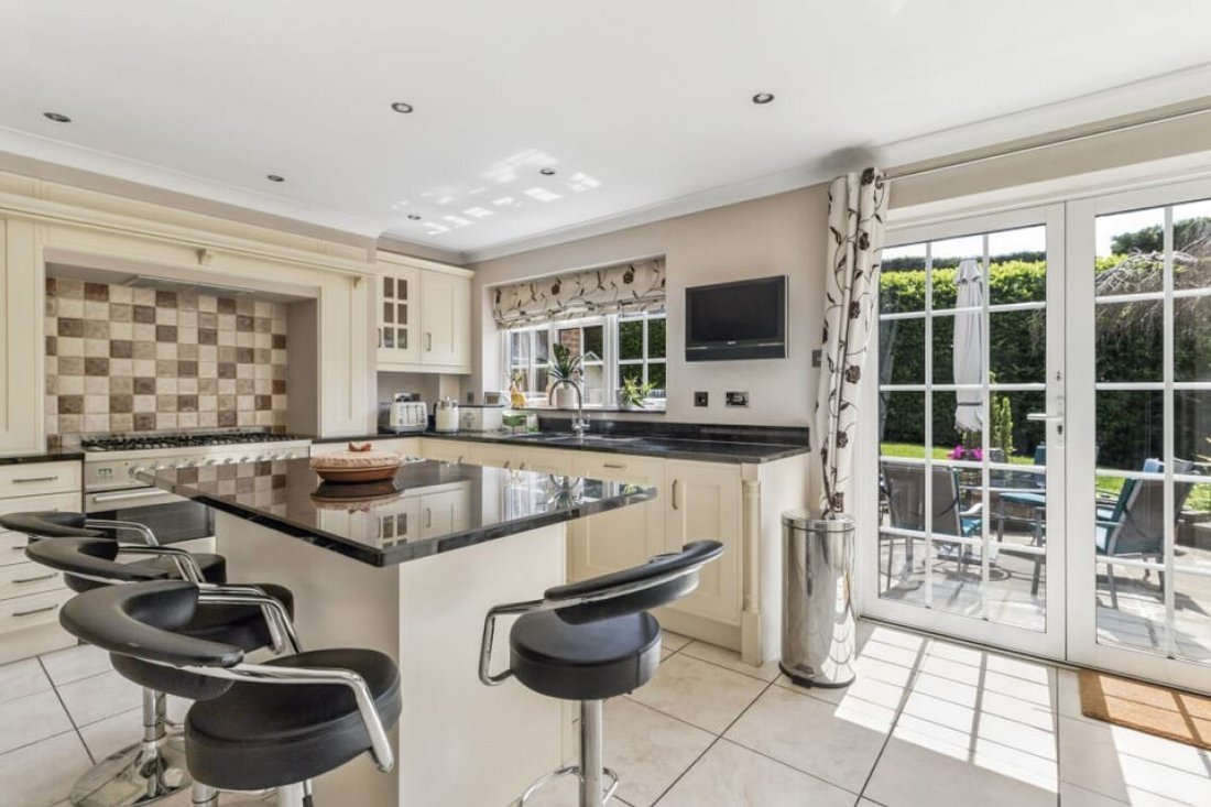 House in Chalfont Saint Peter, England 4 - 18402838