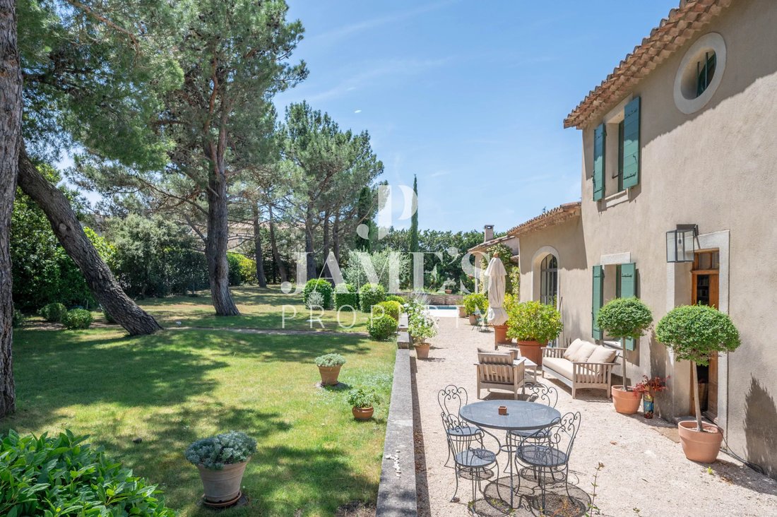 House in Eygalières, Provence-Alpes-Côte d'Azur, France 3 - 18406867