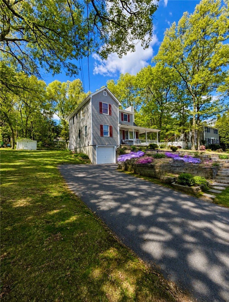 House in Johnston, Rhode Island, United States 1 - 18406827