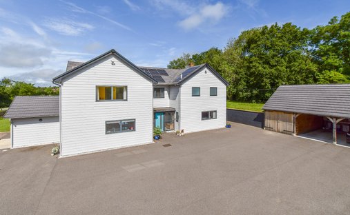 House in Ticehurst, England 1