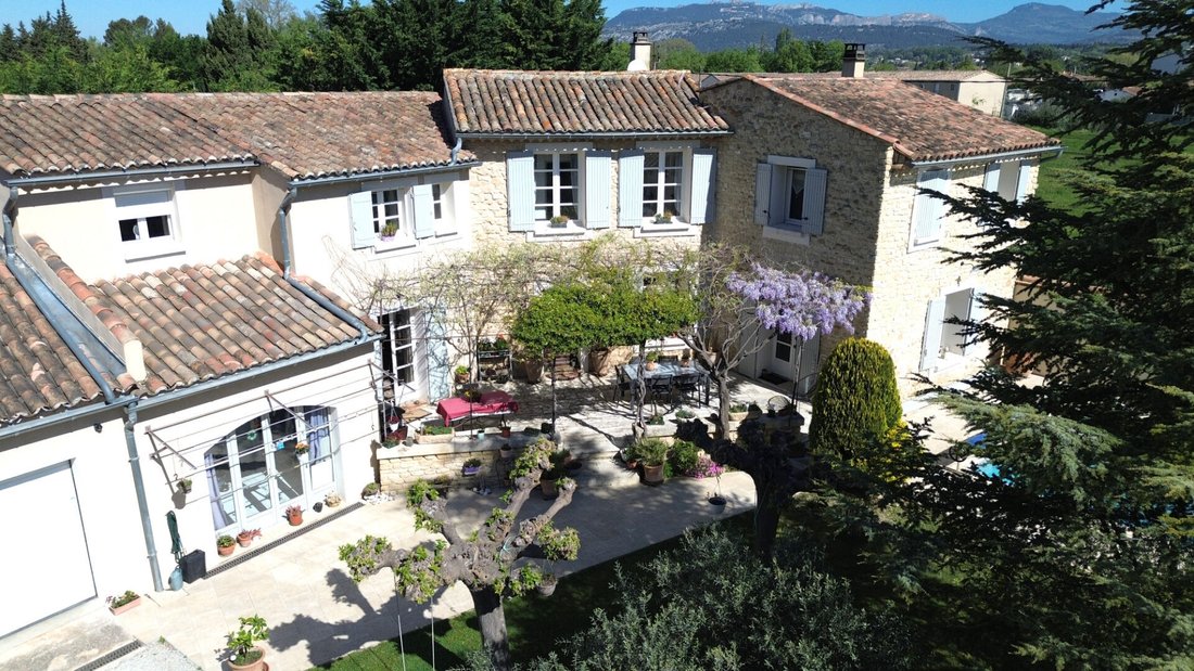 Villa in Aubignan, Provence-Alpes-Côte d'Azur, France 1 - 18406035