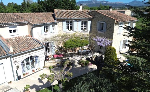 Villa in Aubignan, Provence-Alpes-Côte d'Azur, France 1