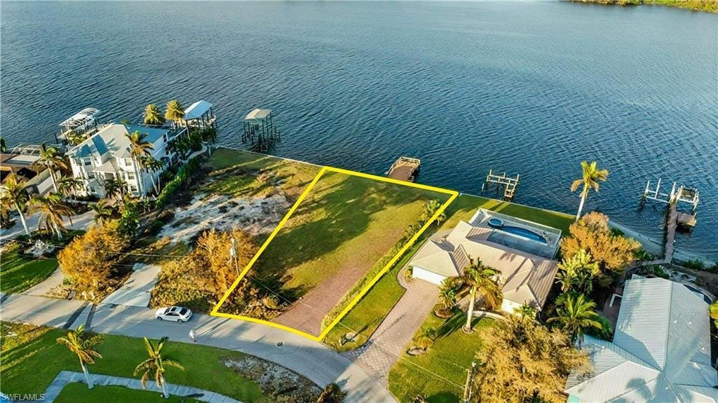 Land in Fort Myers Beach, Florida, United States 2 - 18413984