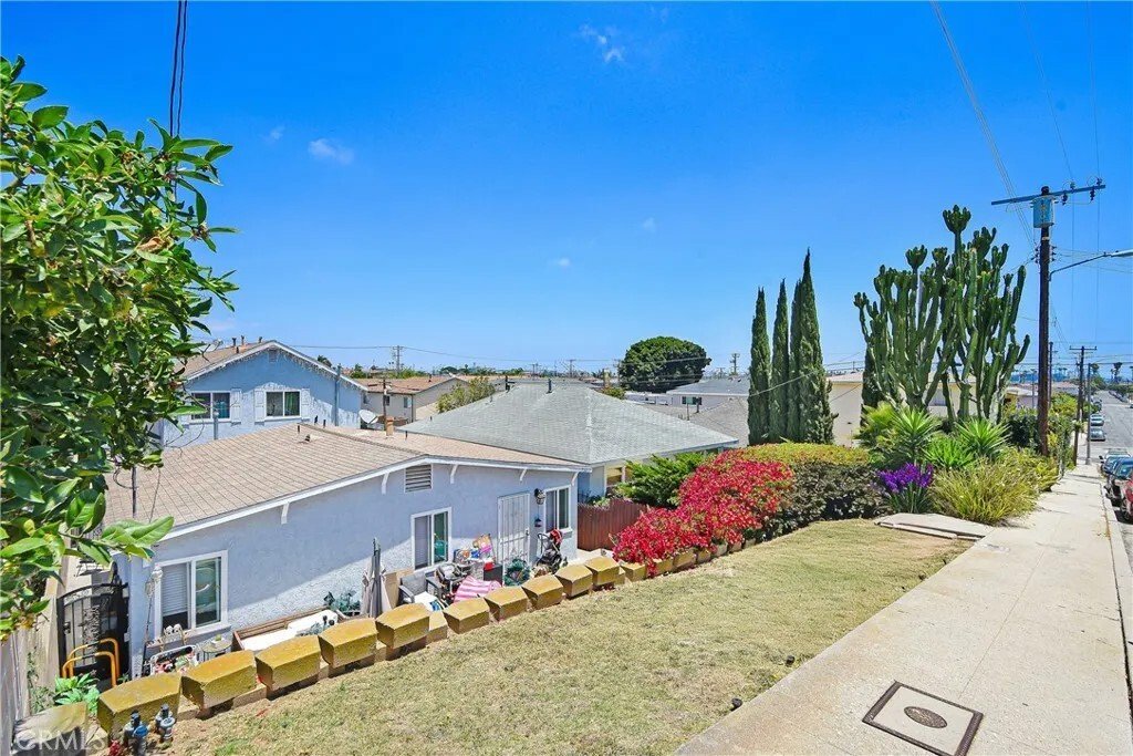 Los Angeles, California, United States 2 - 18403004