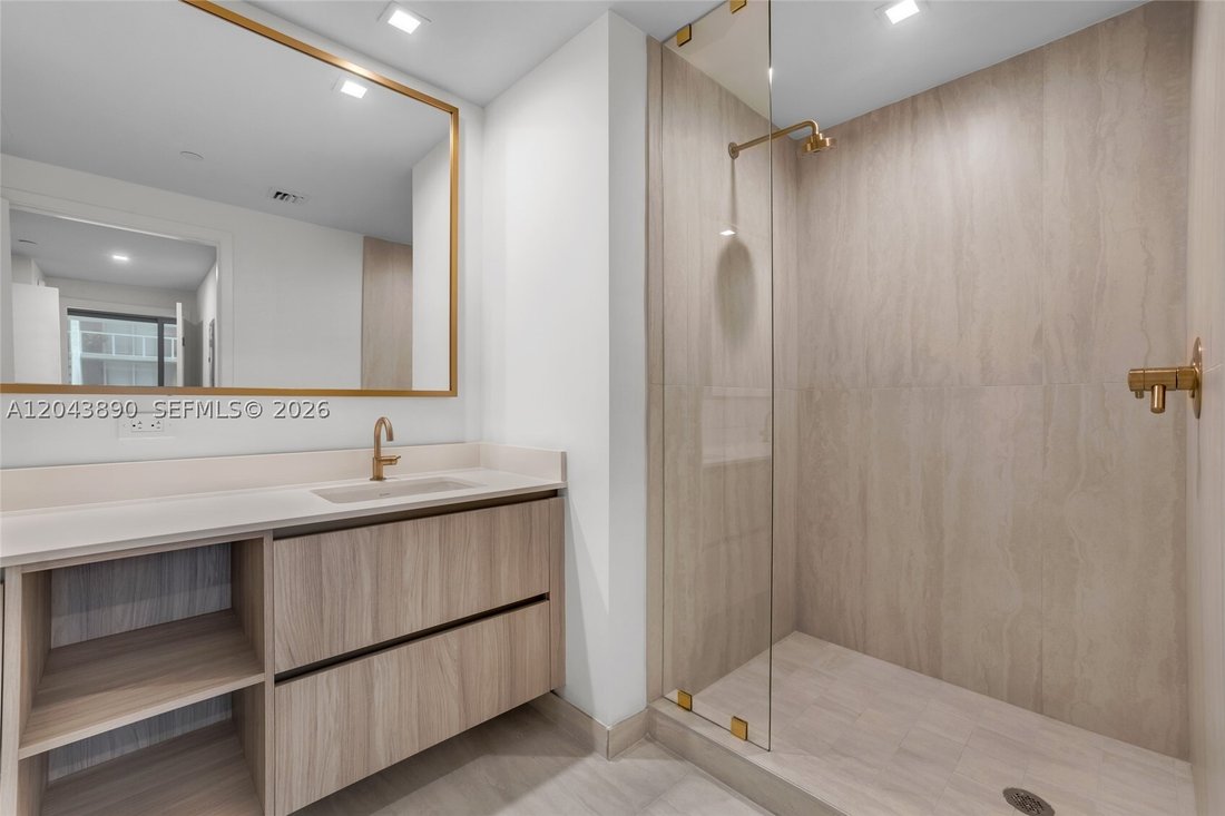 Condo in Miami, Florida, United States 5 - 18412152