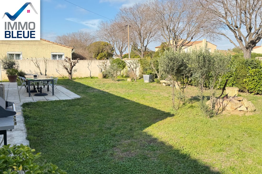 Villa in Marignane, Provence-Alpes-Côte d'Azur, France 2 - 18403970