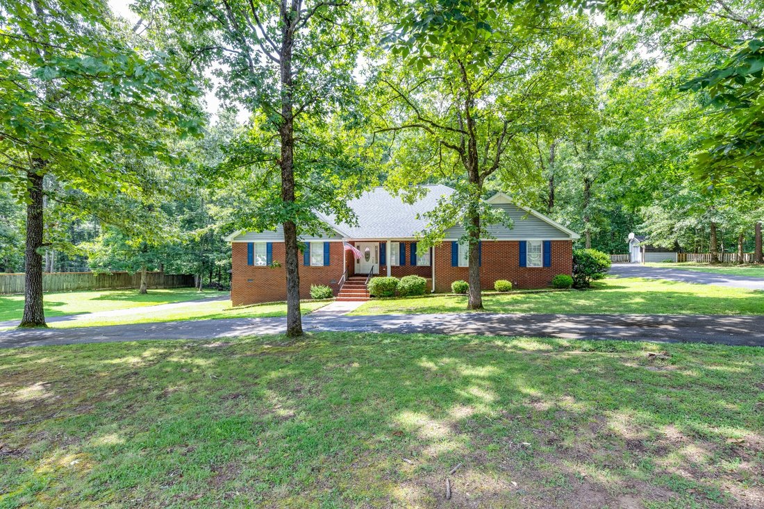 House in Hohenwald, Tennessee, United States 1 - 18403243