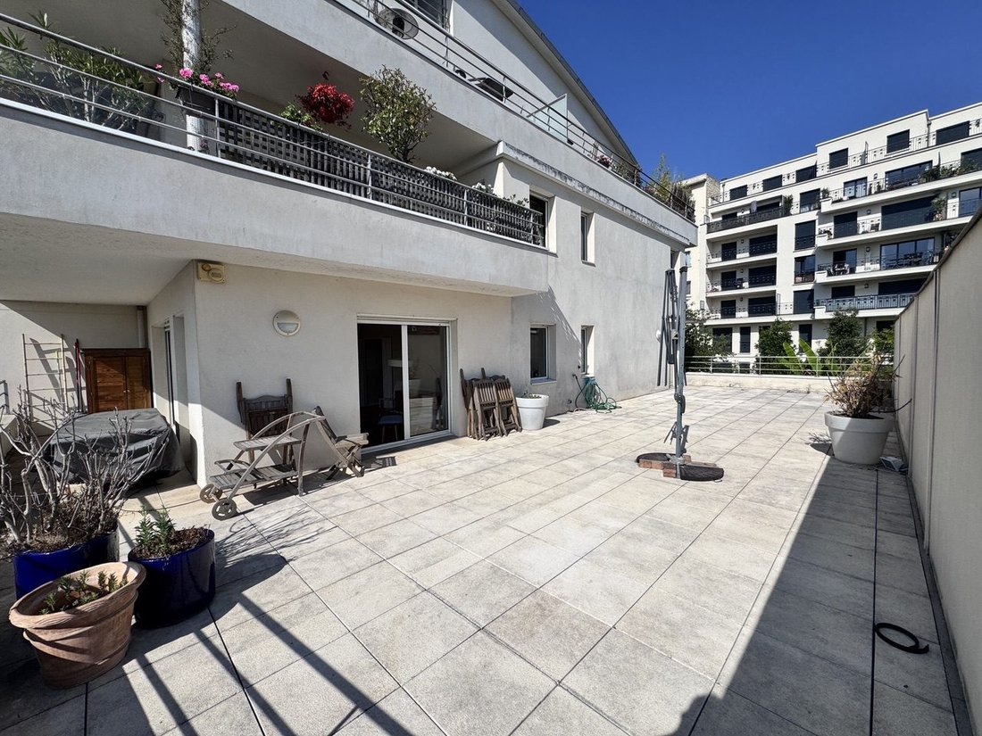 Apartment in Plateau Nord, Suresnes, France 1 - 18410679