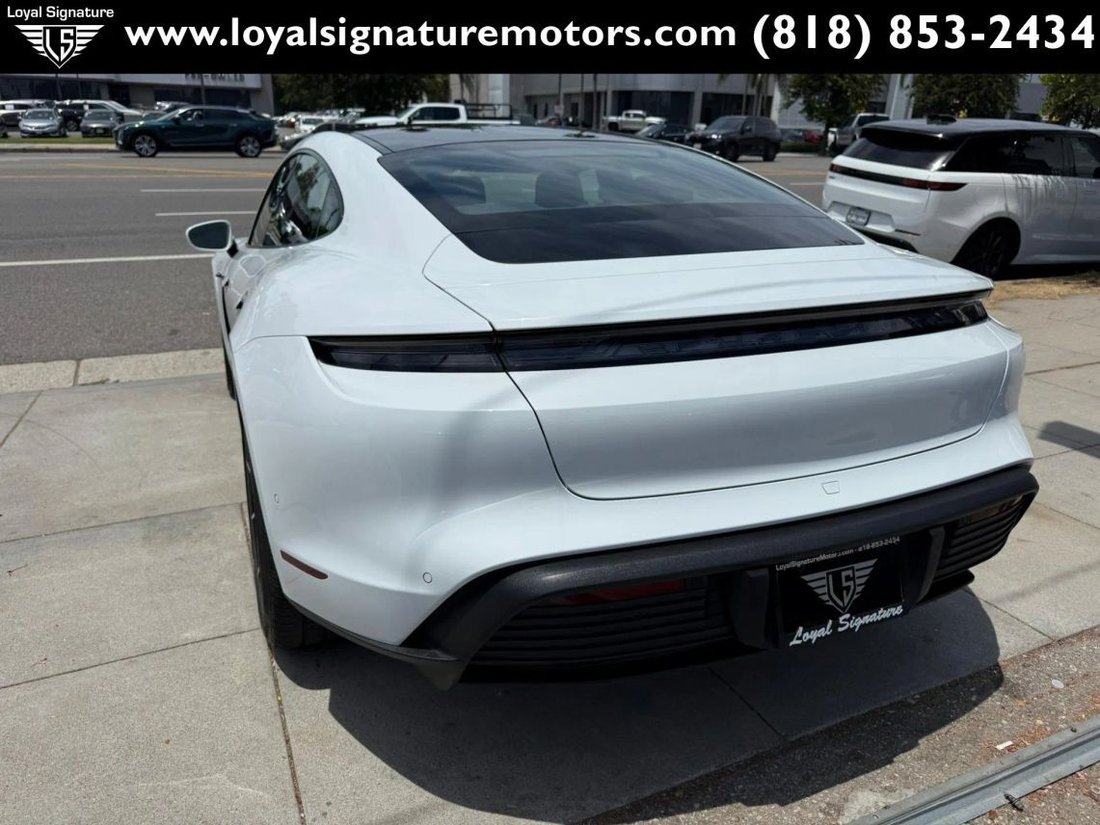 Sedan in Van Nuys, CA, United States 5 - 18417767