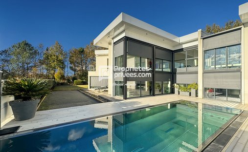 Villa in Toctoucau, Pessac, France 1