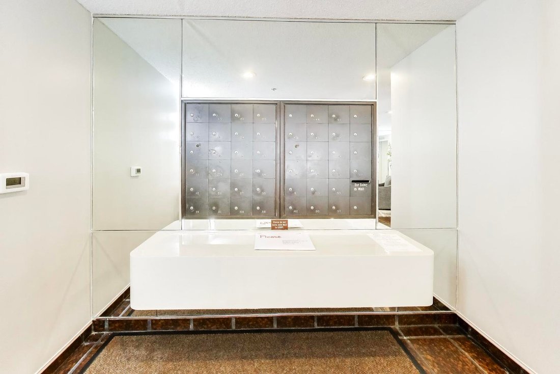 Condo in Northbrook, Illinois, United States 4 - 18413643