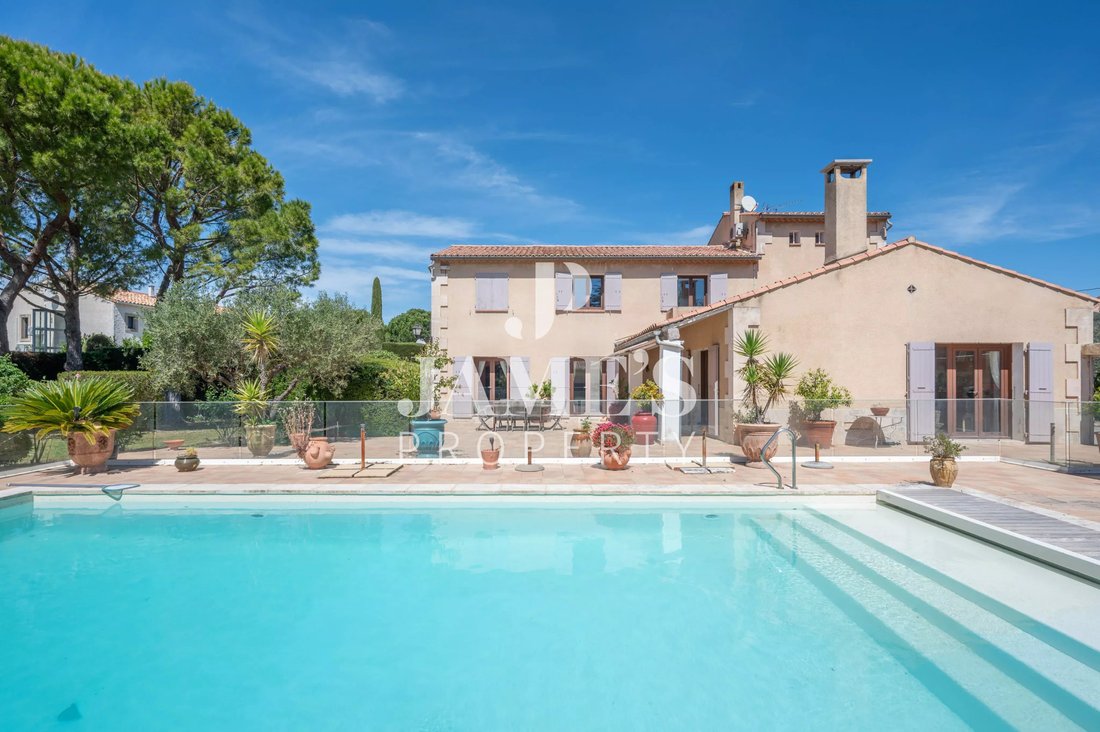 Casa a Fontvieille, Provenza-Alpi-Costa Azzurra, Francia 4 - 18406931