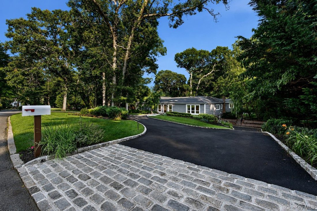 House in Huntington Station, New York, United States 4 - 18402810