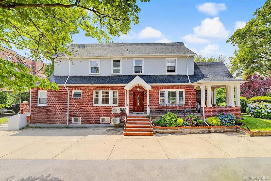 House in New York, New York, United States 1 - 18413368