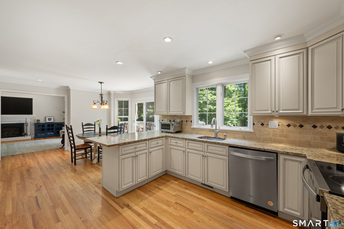 House in Newtown, Connecticut, United States 3 - 18419196