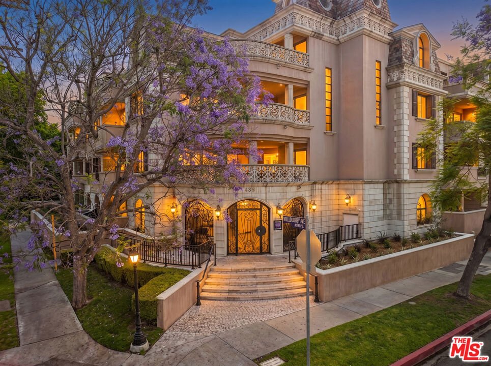 Condo in Los Angeles, California, United States 1 - 18419290