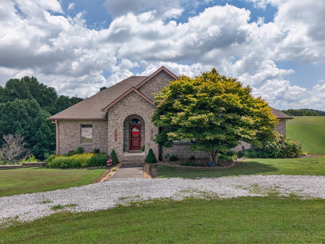 House in Tullahoma, Tennessee, United States 3 - 18414842