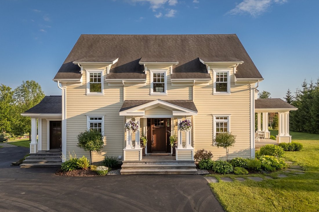 House in Magog, Quebec, Canada 5 - 18417225