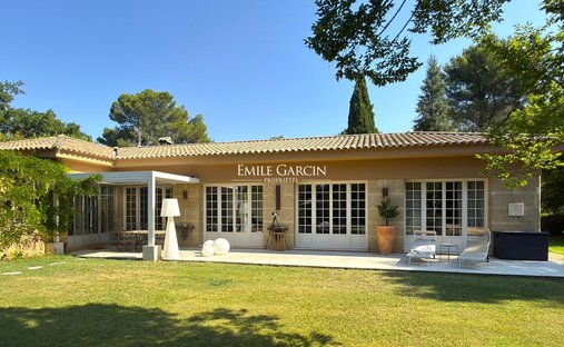 Villa in Granettes-Jauberte-Sainte Anne, Aix-en-Provence, France 1