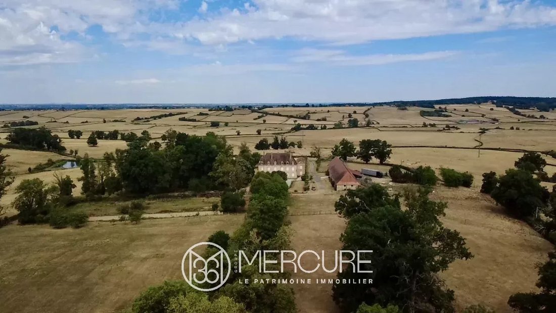 Château à Marcigny, Bourgogne-Franche-Comté, France 2 - 18374314