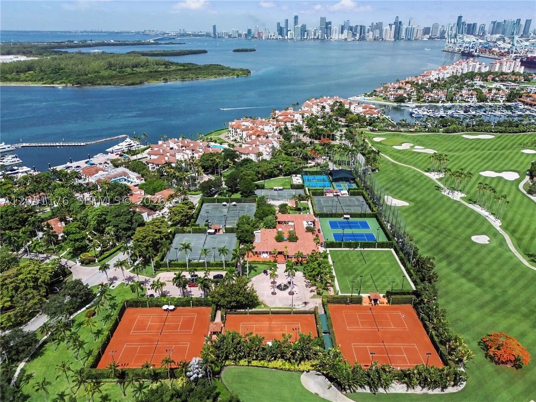 Condo in Miami Beach, Florida, United States 3 - 18403346