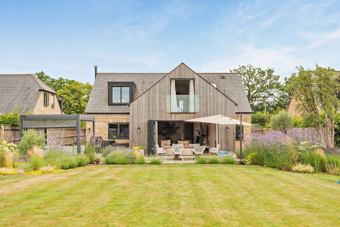 House in Maidens Green, Winkfield, England 1 - 18403150