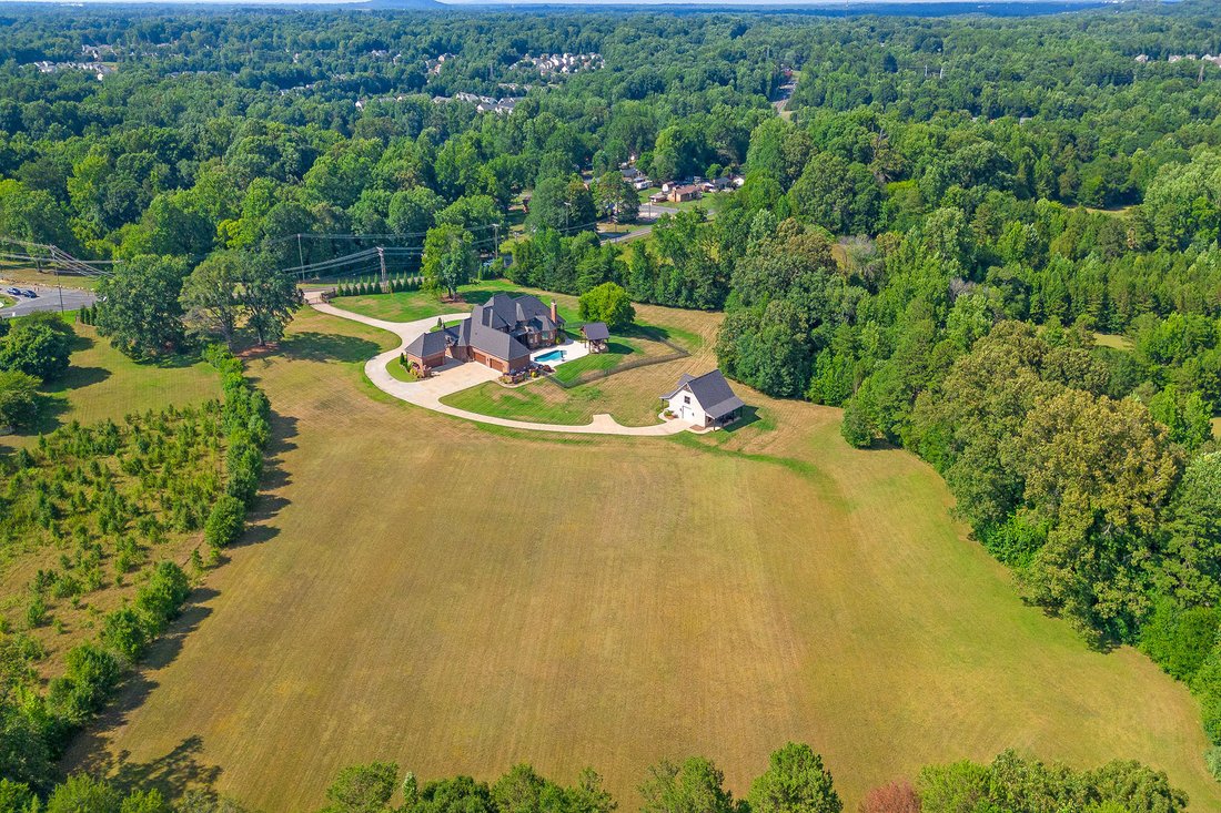 House in Gastonia, North Carolina, United States 5 - 18405137