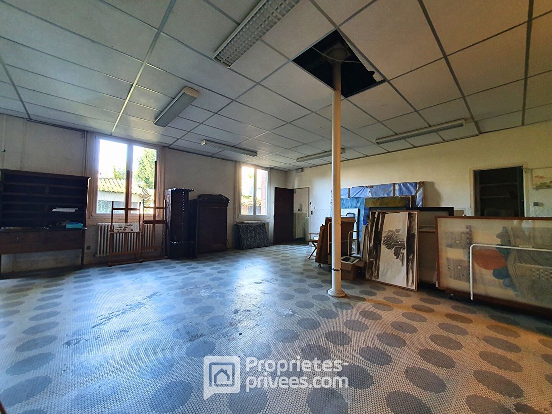 Grammont, Tours, France 3 - 18405786