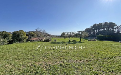 Land in Grasse, Provence-Alpes-Côte d'Azur, France 1