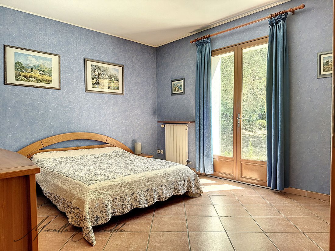 Villa in Saint-Rémy-de-Provence, Provence-Alpes-Côte d'Azur, France 5 - 18405432