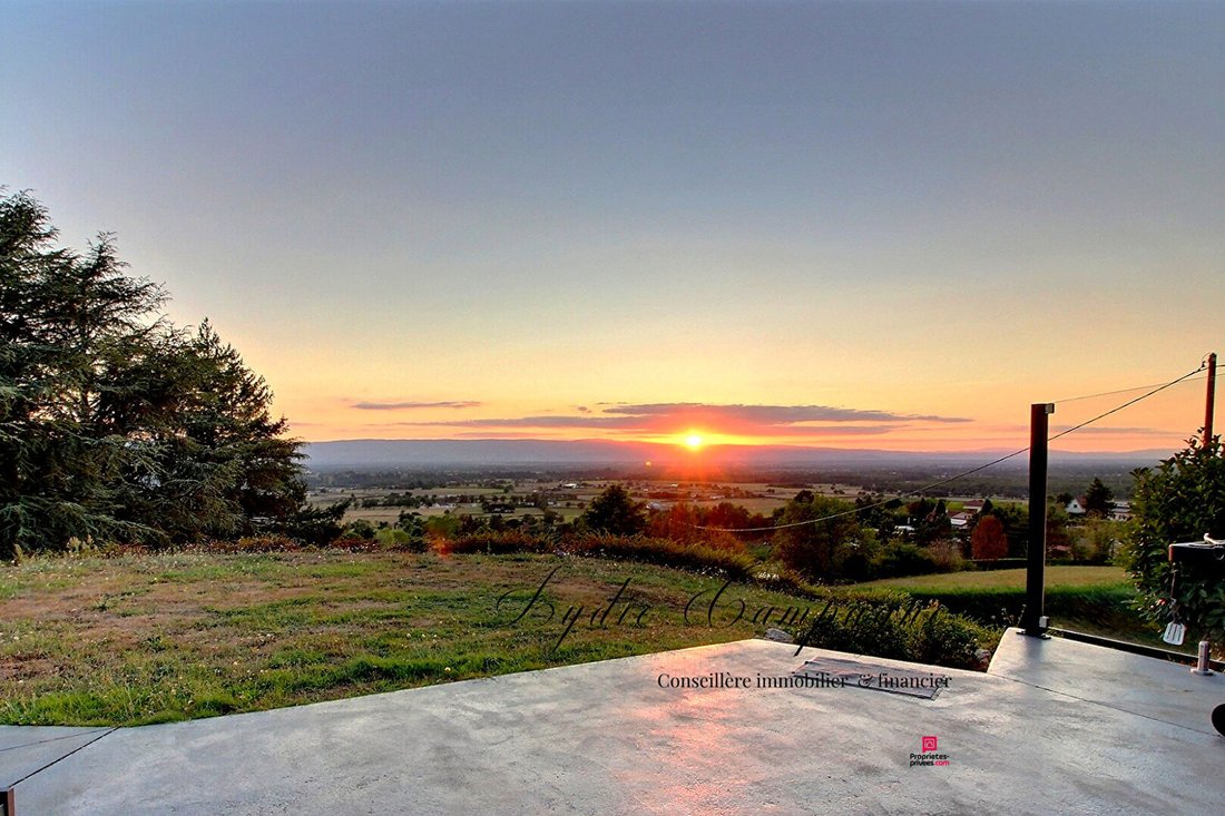 Villa in Saint-Galmier, Auvergne-Rhône-Alpes, France 3 - 18405809