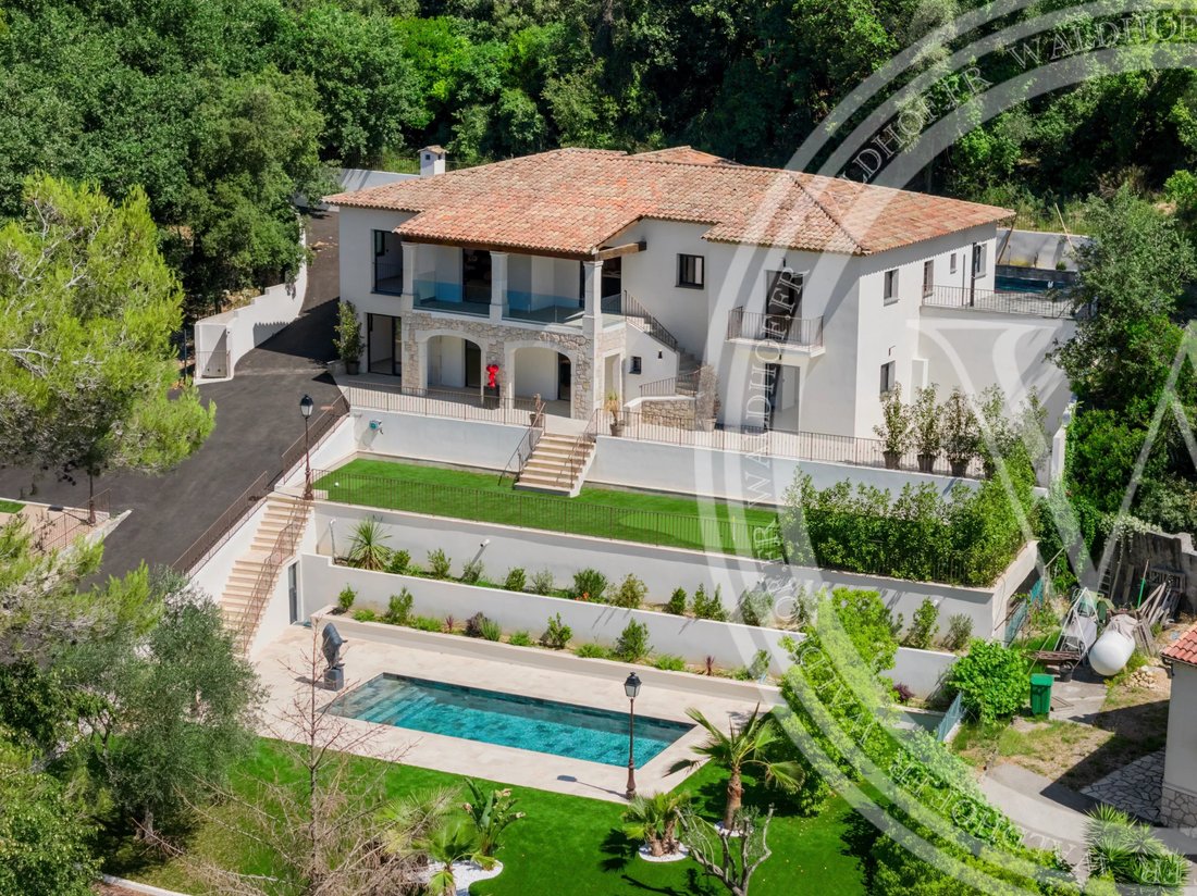 Villa in Nord, Roquefort-les-Pins, France 1 - 18405153