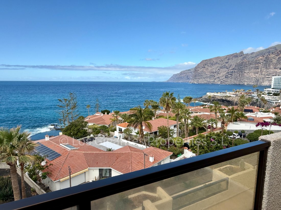Apartment in Acantilados de Los Gigantes, Canary Islands, Spain 2 - 18402619