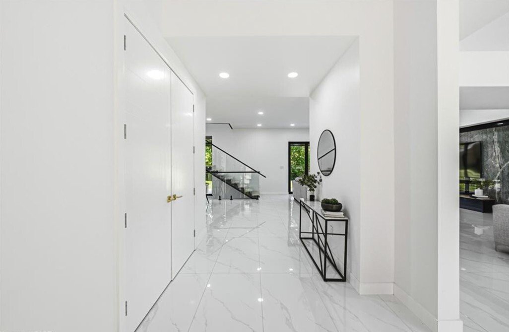 House in Burlington, Ontario, Canada 4 - 18404672