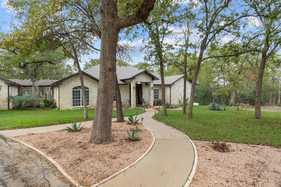 House in Elgin, Texas, United States 1 - 18408077
