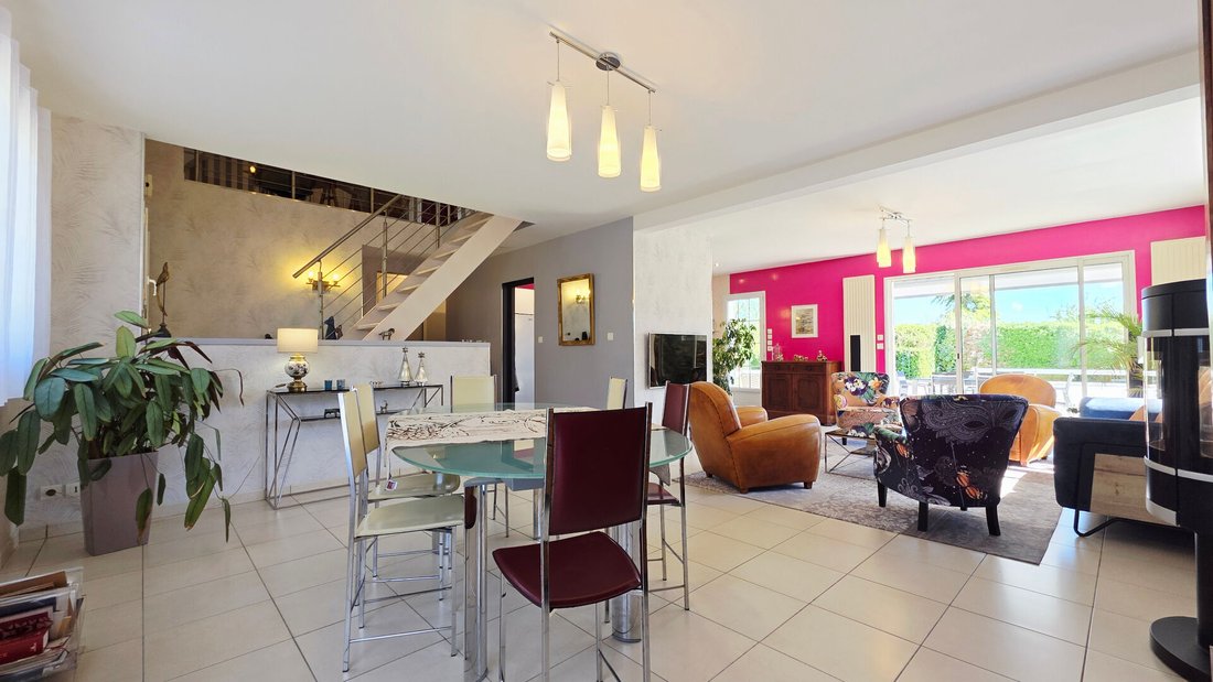 Villa in Saint-Doulchard, Centre-Val de Loire, France 2 - 18405719
