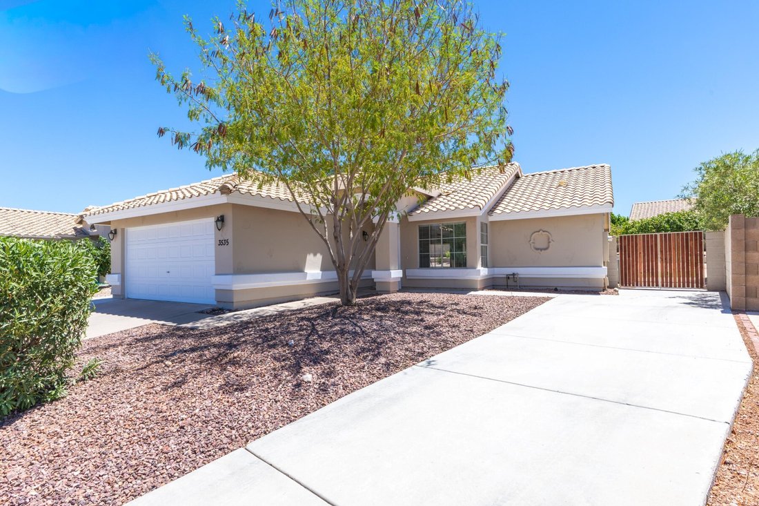Mesa, Arizona, United States 2 - 18412737